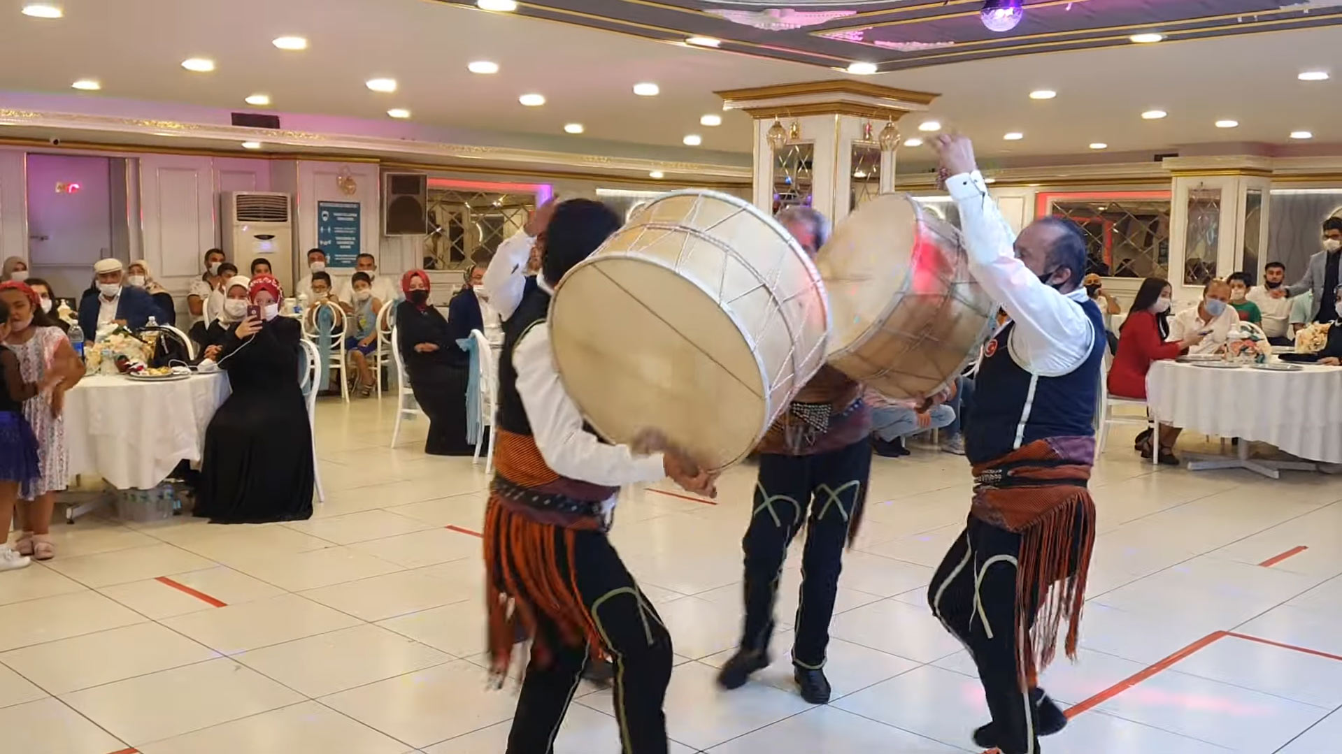 Profesyonel Davul Zurnacı